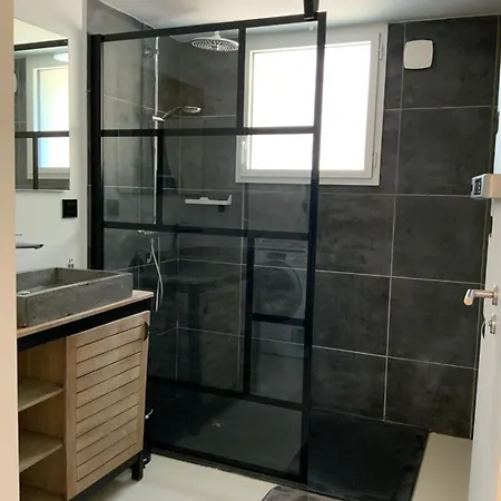 Stevan ヴィラ ボニファシオ